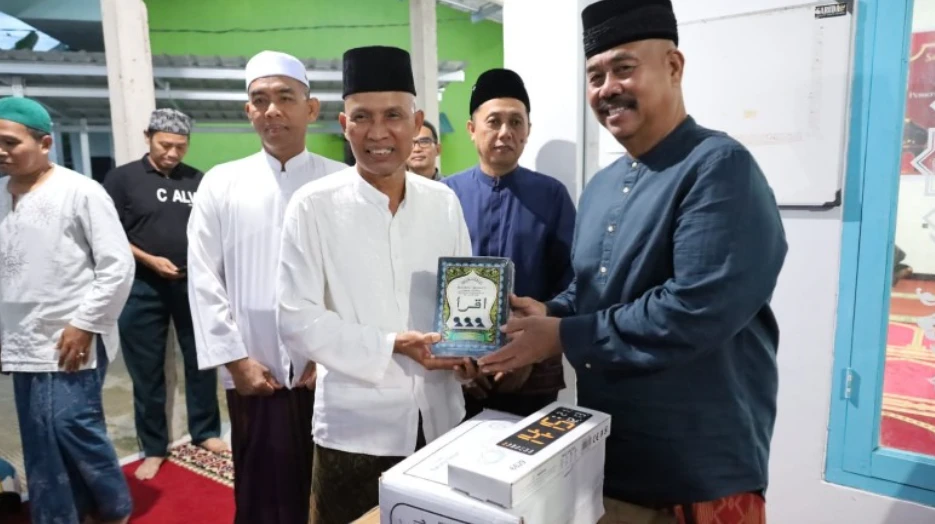 Bupati Edi Ajak Warga Makmurkan Ibadah Saat Safari Subuh Di Musholla Al Mubarok